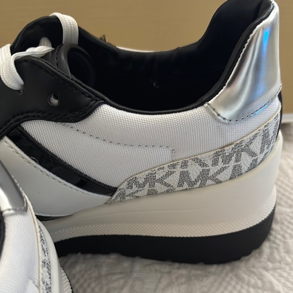 Michael Kors Monochrome Sneakers with Silver Detail - Picture 2 of 7